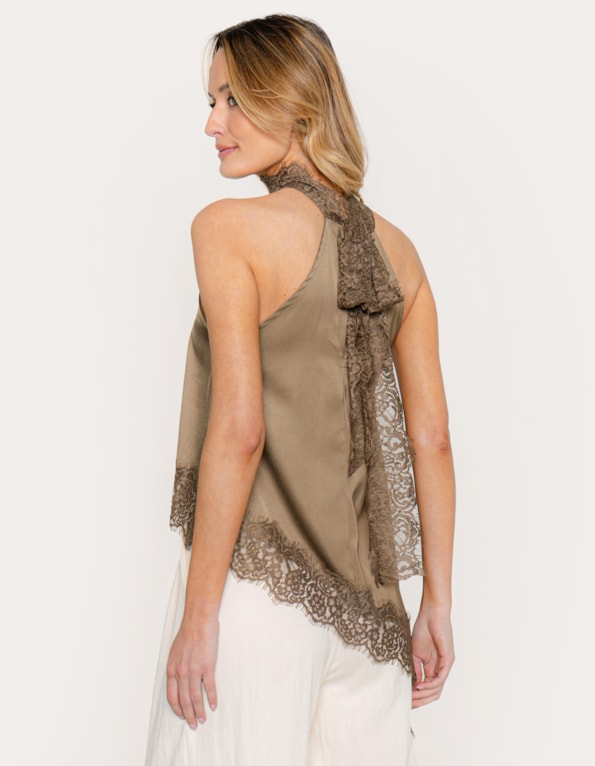 Blusa assimetrica gola renda Oliva