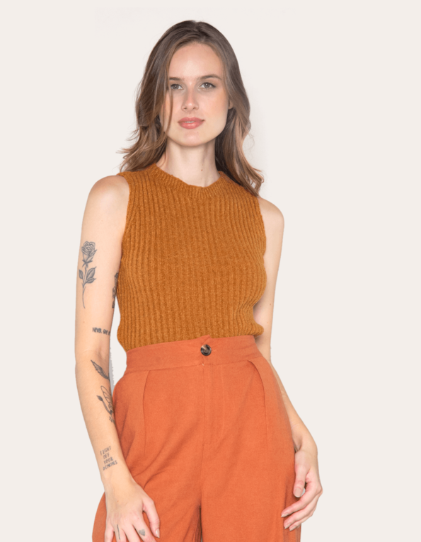 Blusa cavada canelada tricot mousse Caramelo