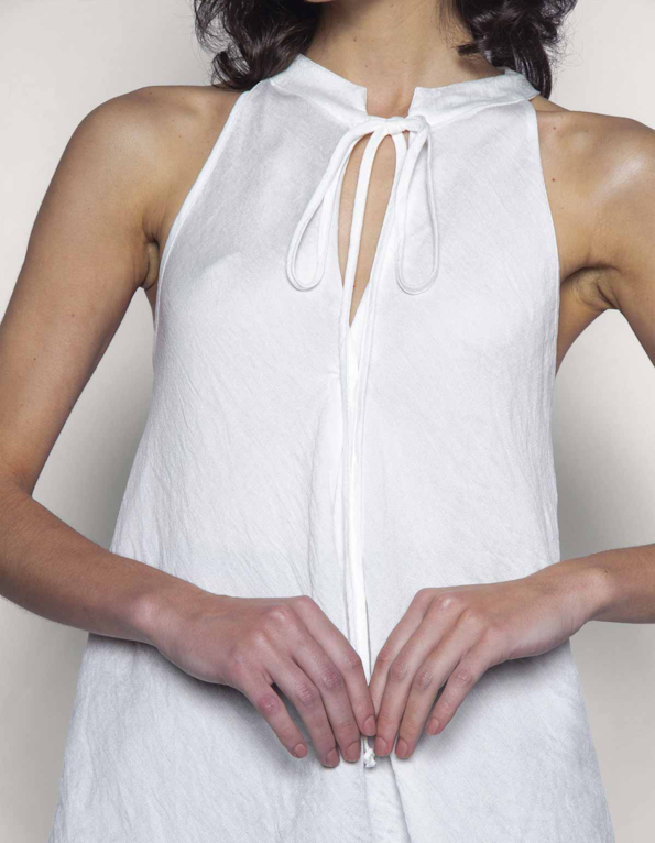 Blusa cavada decote amarracao Off white