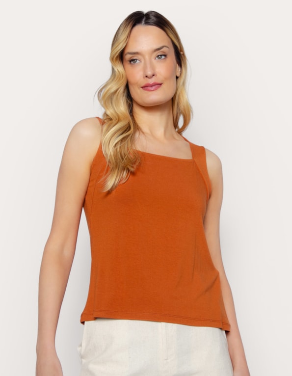 Blusa cavada decote quadrado