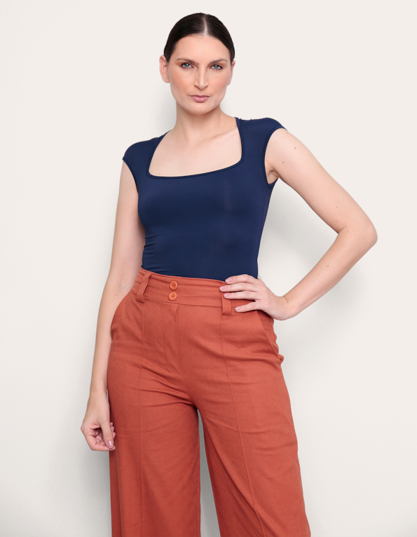 Blusa cavada decote quadrado Marinho