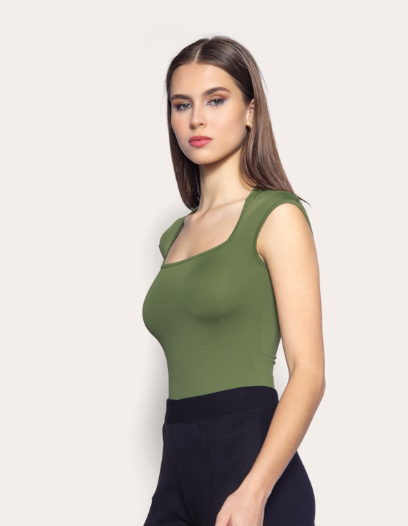 Blusa cavada decote quadrado Oliva