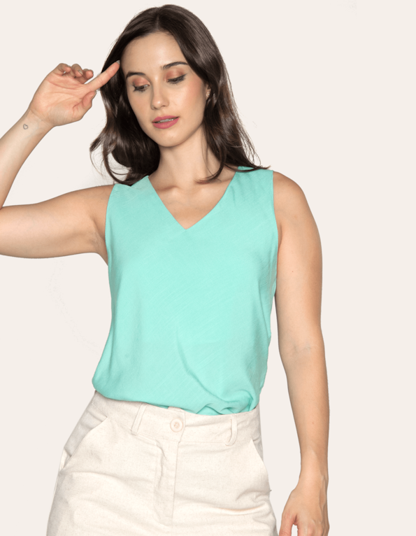 Blusa cavada decote v