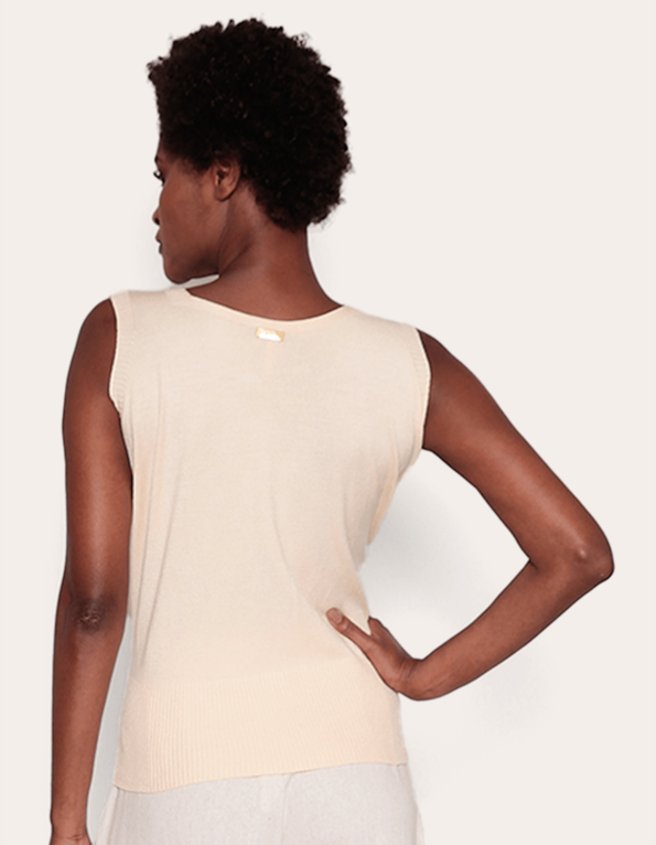 Blusa cavada decote v tricot