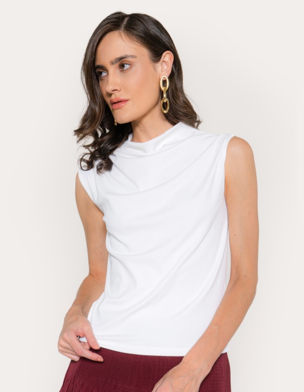 Blusa cavada gola alta canelada