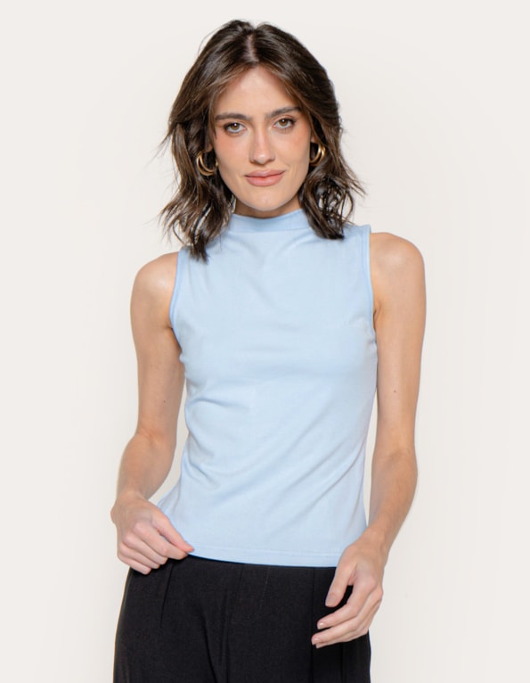 Blusa cavada gola alta slim Azul claro