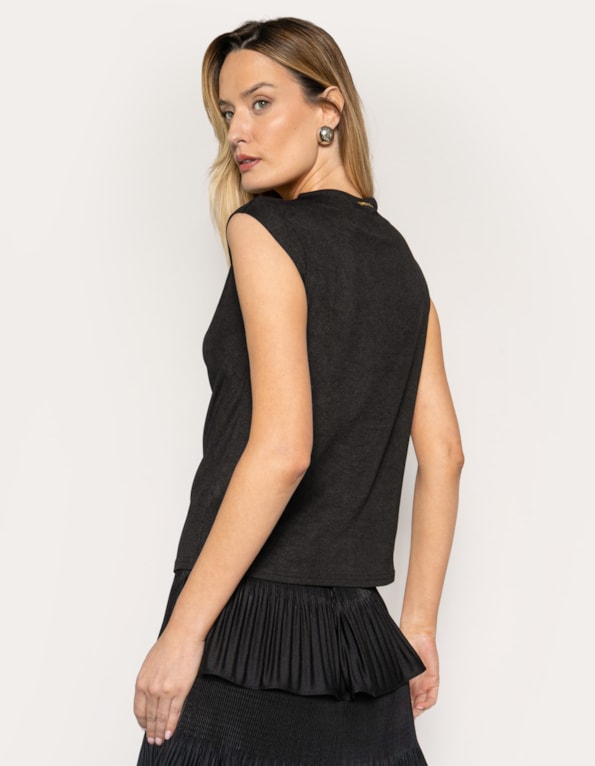 Blusa cavada gola degagê