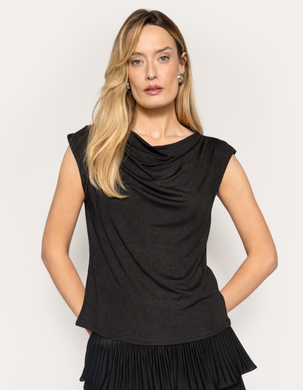 Blusa cavada gola degagê