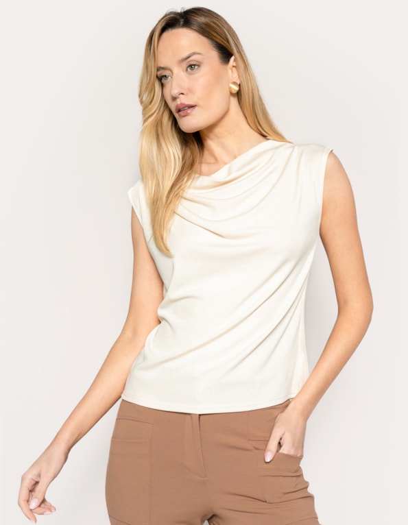 Blusa cavada gola degagê