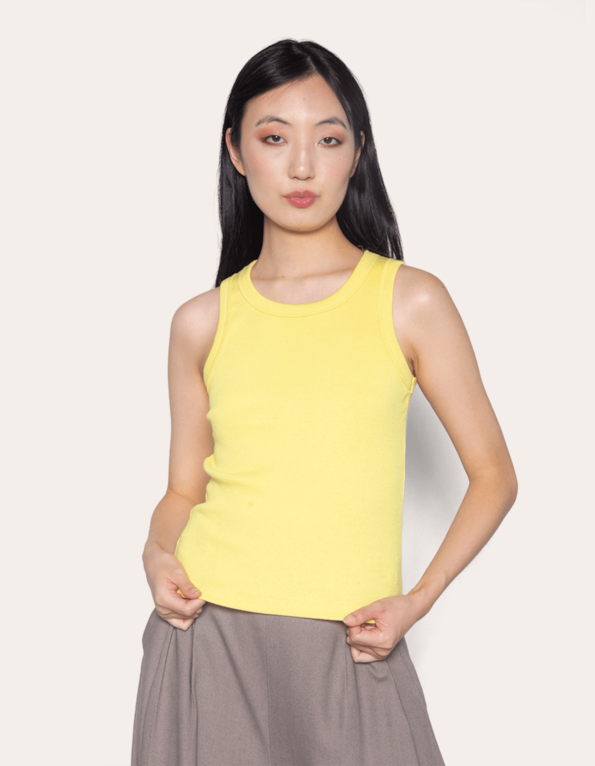 Blusa cavada lisa Amarelo manteiga