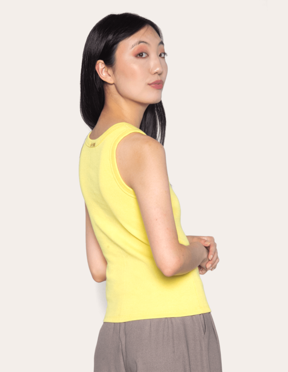 Blusa cavada lisa Amarelo manteiga