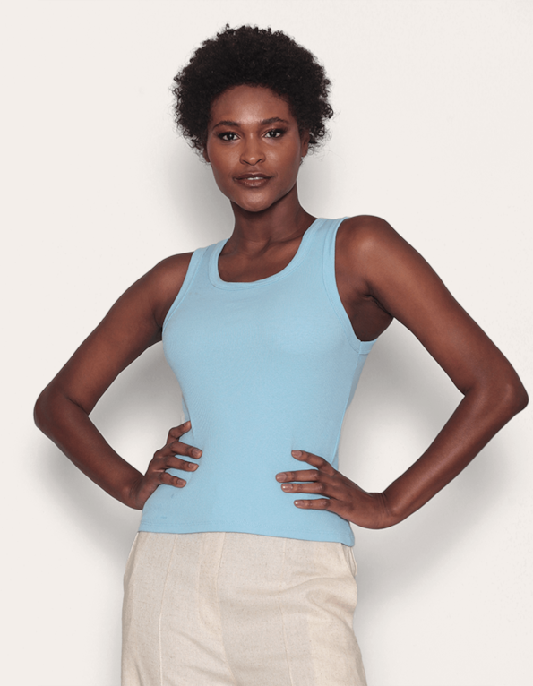 Blusa cavada lisa Baby blue
