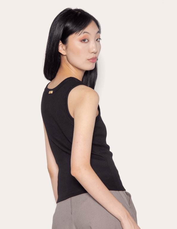 Blusa cavada lisa Preto