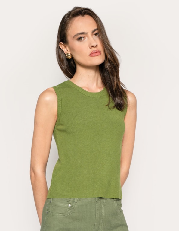 Blusa cavada tricot canelado