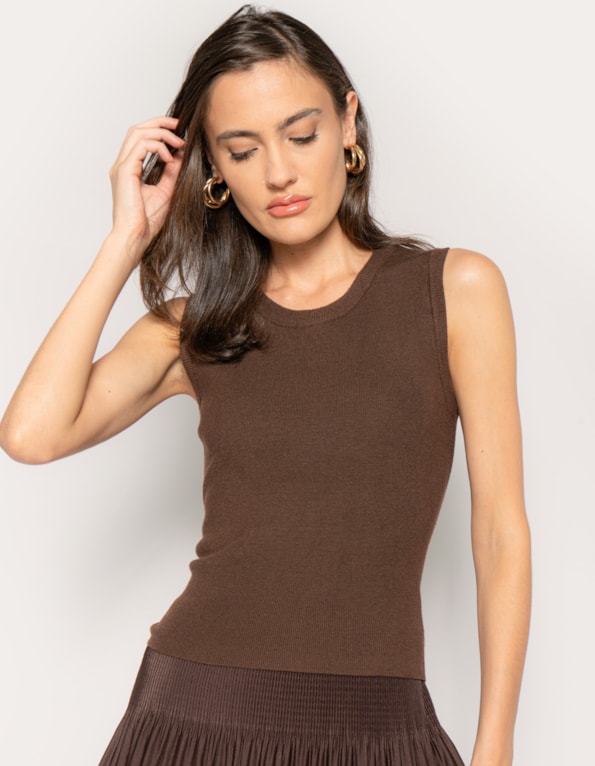 Blusa cavada tricot canelado