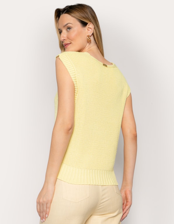 Blusa cavada tricot decote v 