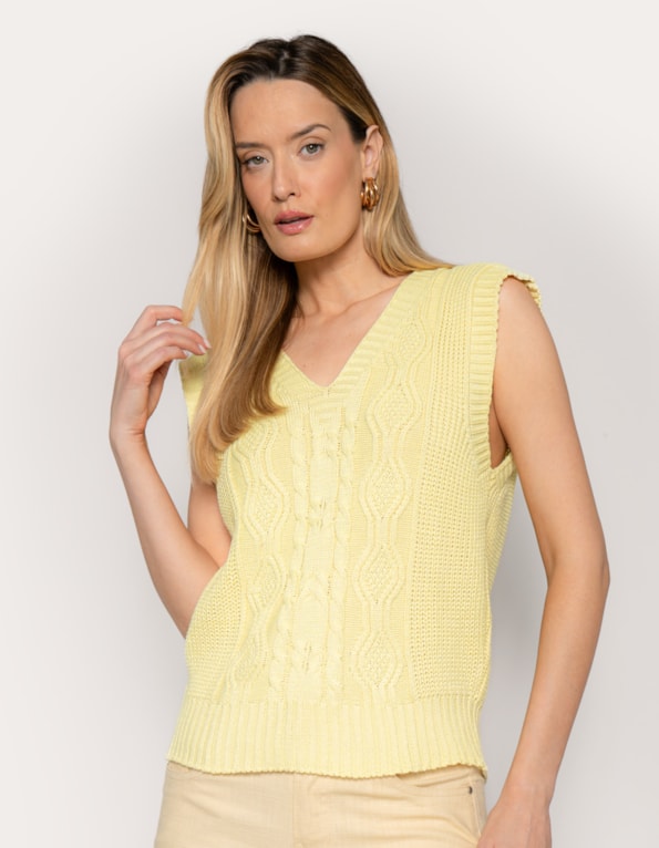 Blusa cavada tricot decote v 