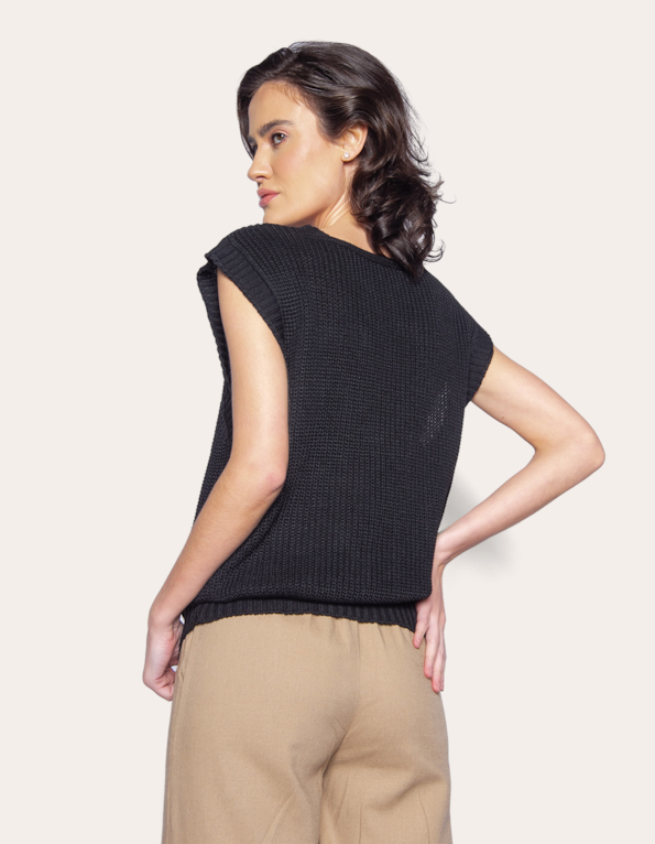 Blusa cavada tricot decote v  Preto