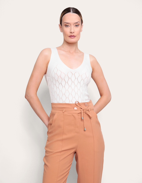 Blusa cavada tricot rendada