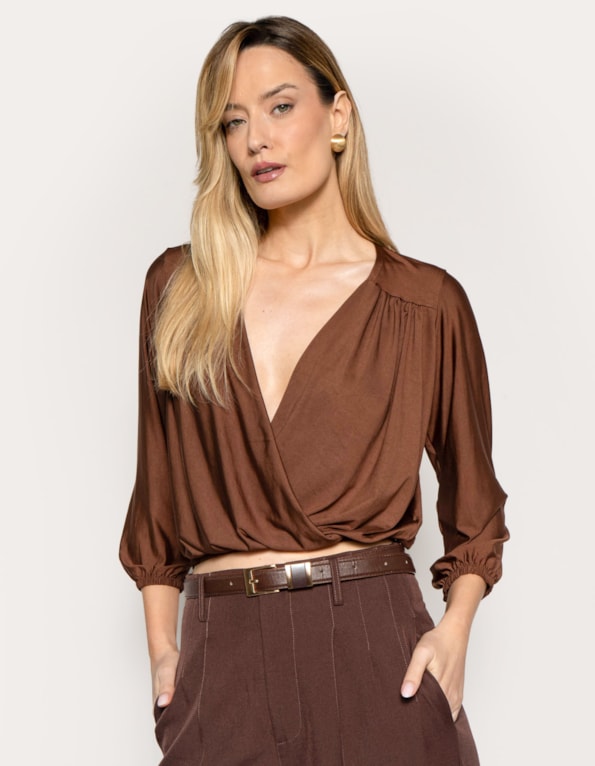 Blusa cropped cache-coeur Marrom