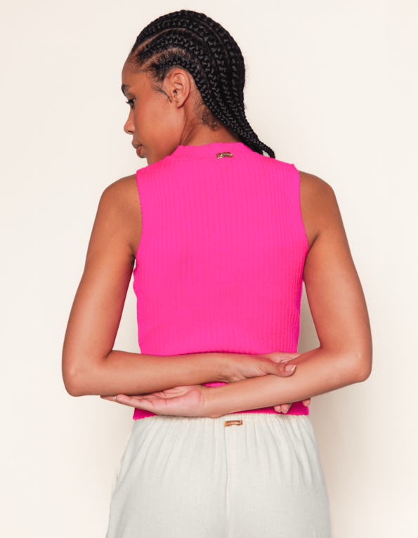 Blusa cropped cavada tricot