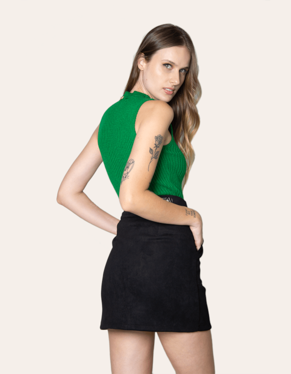 Blusa cropped cavada tricot