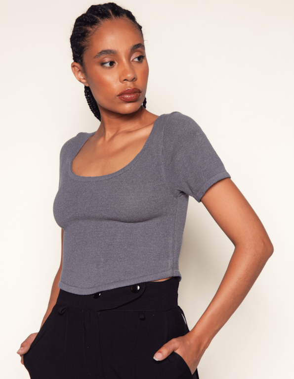 Blusa cropped corselet tricot