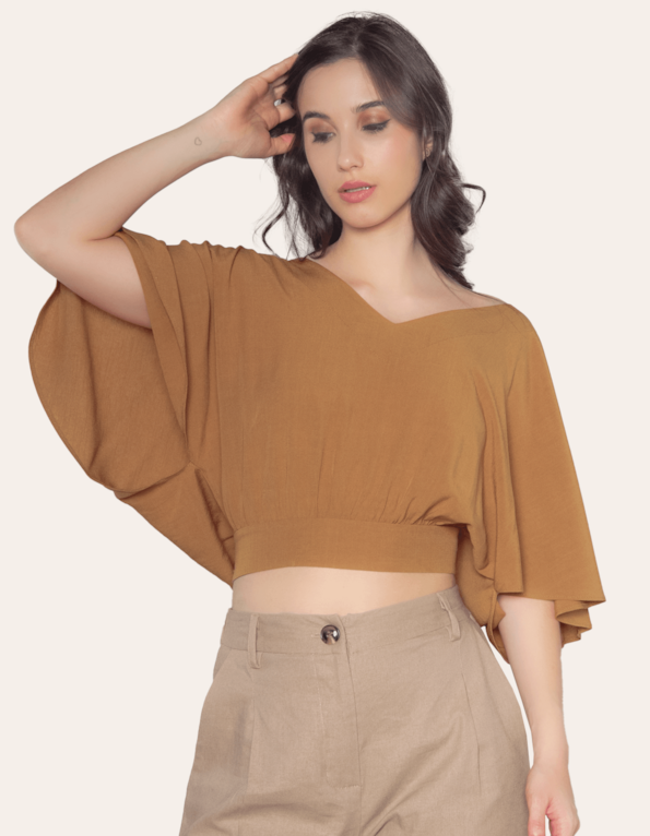 Blusa cropped gola v Caramelo