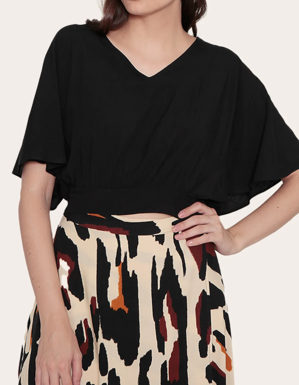 Blusa cropped gola v Preto