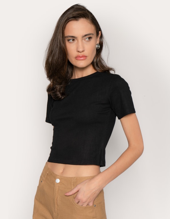 Blusa cropped manga curta canelada