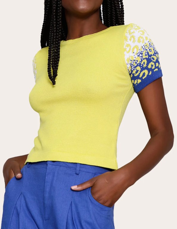 Blusa cropped tricot manga oncinha