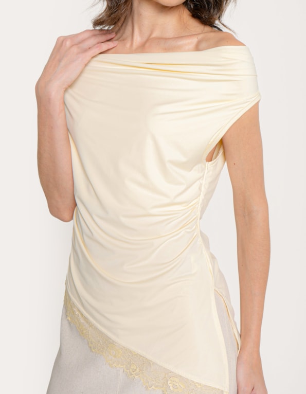 Blusa degagê barra renda assimetrica Amarelo claro