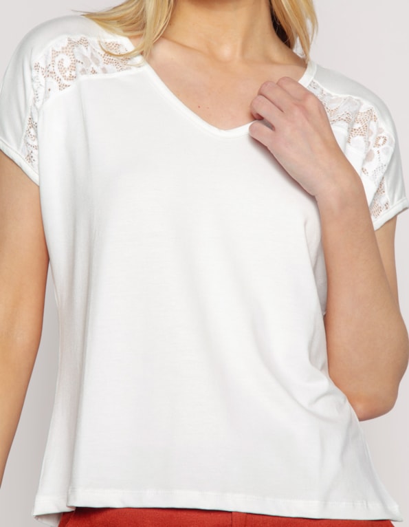 Blusa faixa ombro renda decote v Off white