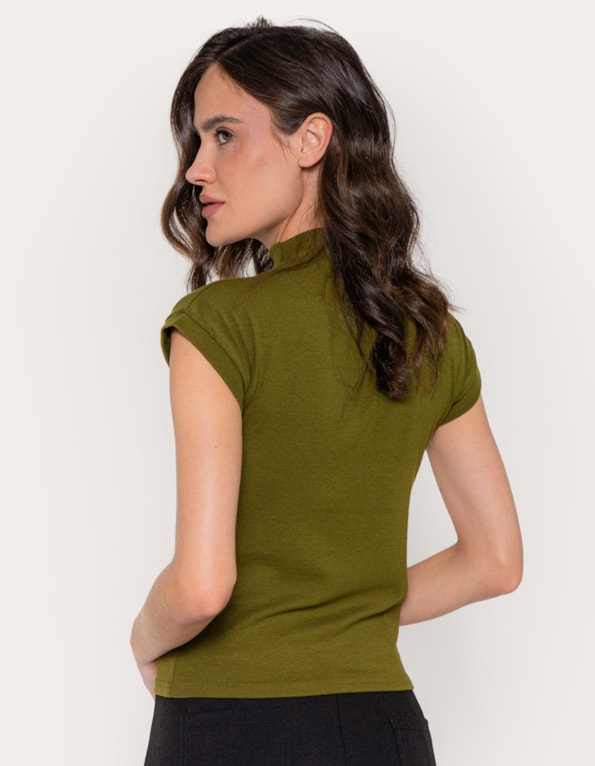 Blusa gola alta basica