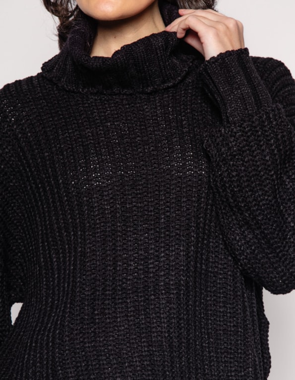 Blusa gola alta tricot abertura lateral Preto