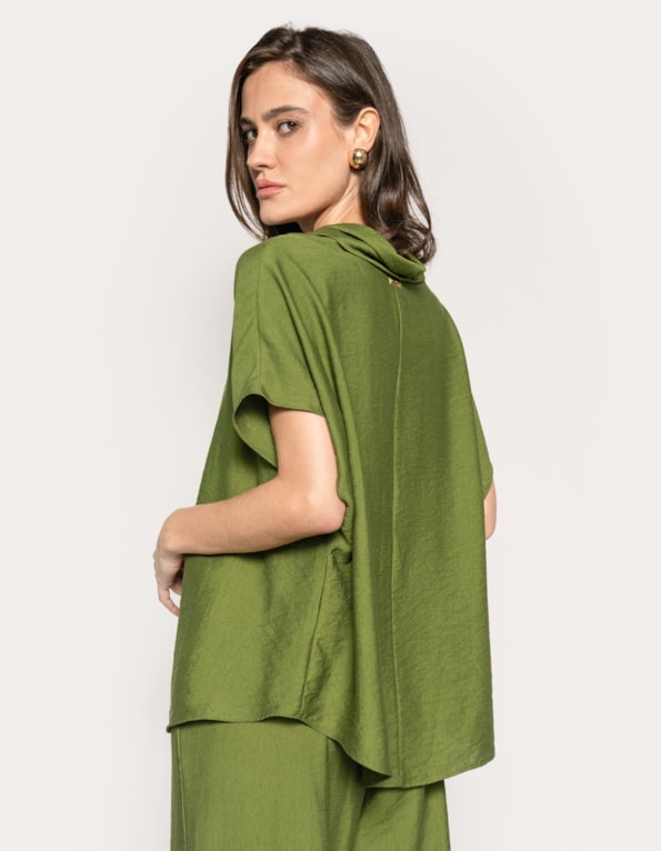 Blusa gola degagê