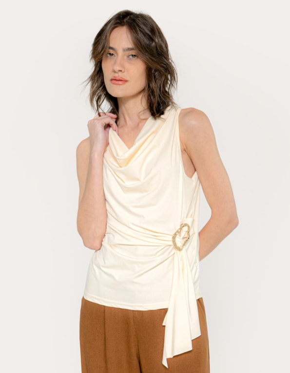 Blusa gola degage fivela lateral Bege claro