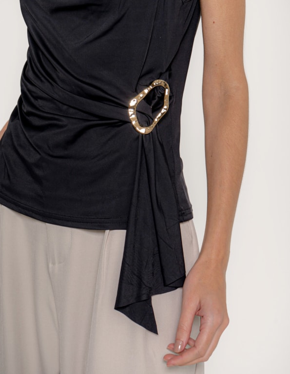Blusa gola degage fivela lateral Preto