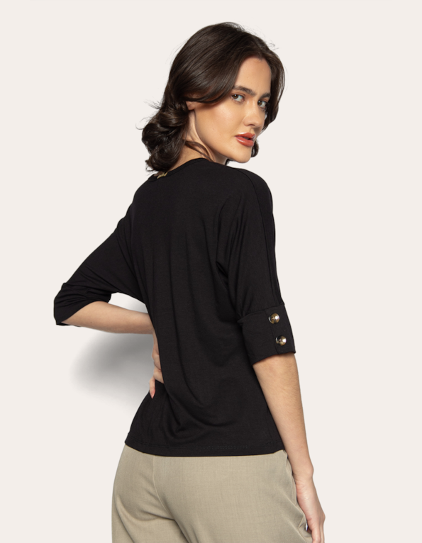Blusa manga 3/4 punho botão lisa Preto