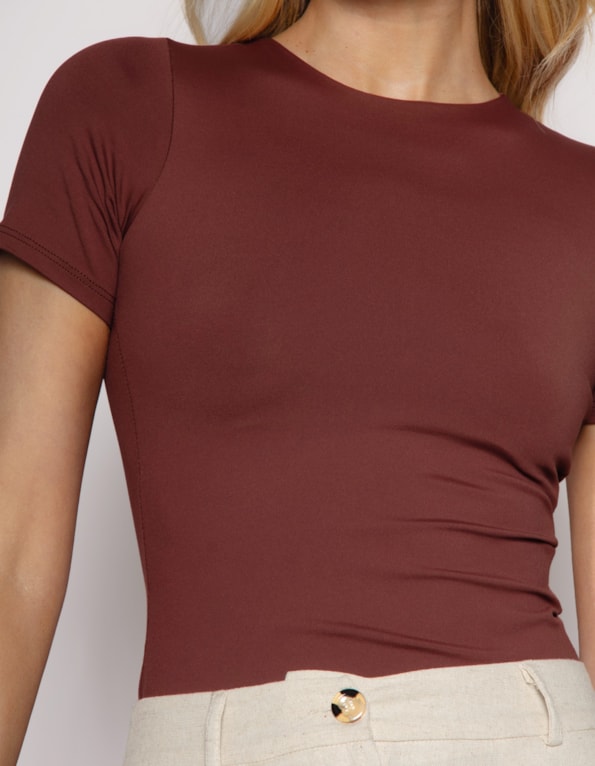 Blusa manga curta decote redondo Marrom