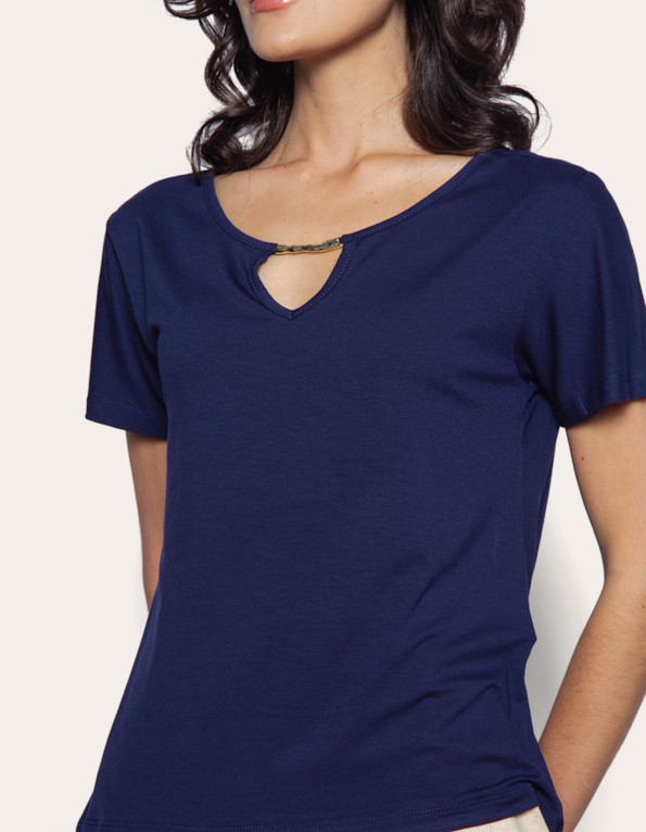 Blusa manga curta detalhe metal decote Azul escuro