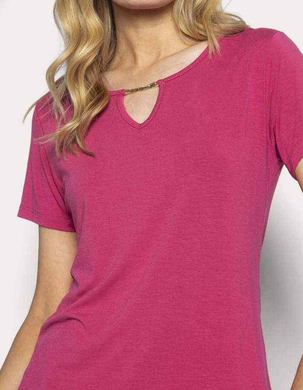Blusa manga curta detalhe metal decote Rosa escuro