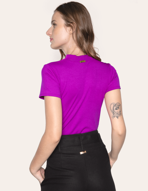 Blusa manga curta gola alta canelada Fucsia