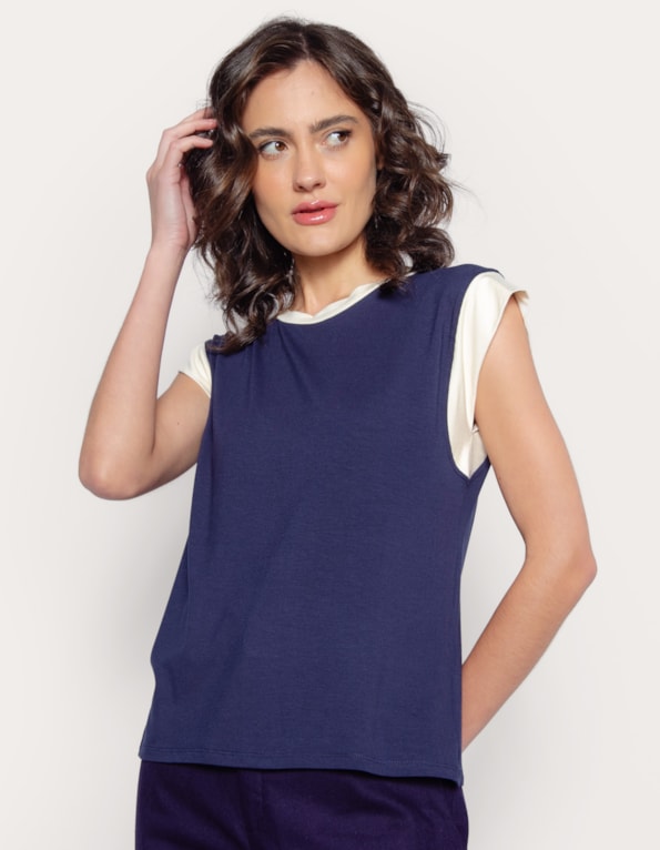 Blusa manga curta japonesa bicolor Azul escuro/bege claro