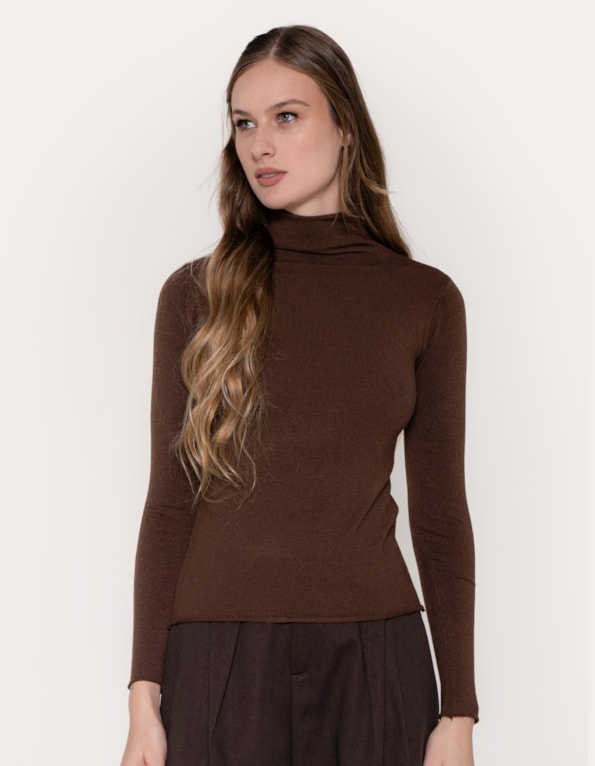 Blusa manga longa gola alta tricot