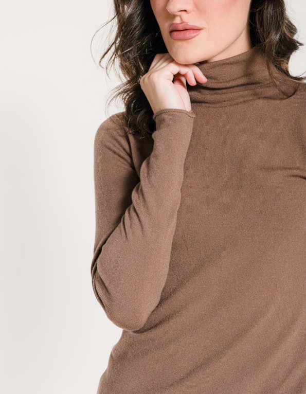 Blusa manga longa gola alta tricot Marrom claro