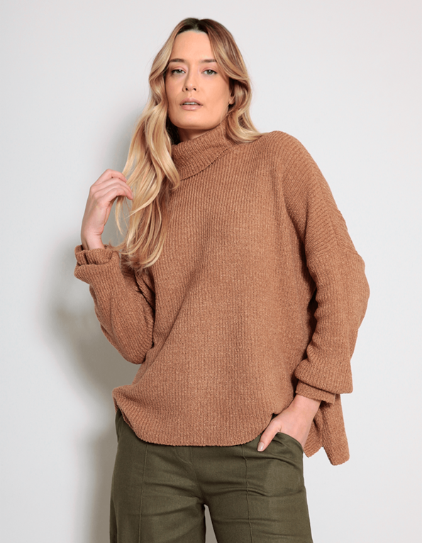 Blusa manga longa gola alta tricot oversized Bege medio