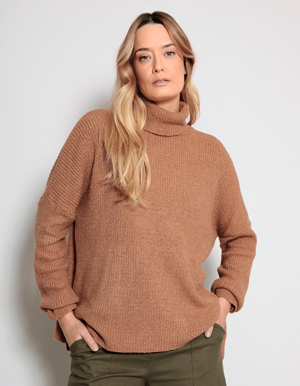 Blusa manga longa gola alta tricot oversized Bege medio