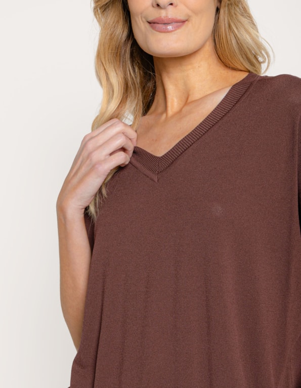 Blusa tricot ampla decote v Marrom