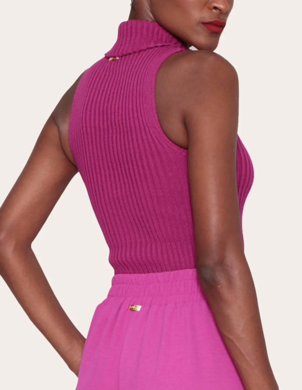 Blusa tricot cavada gola alta Fucsia
